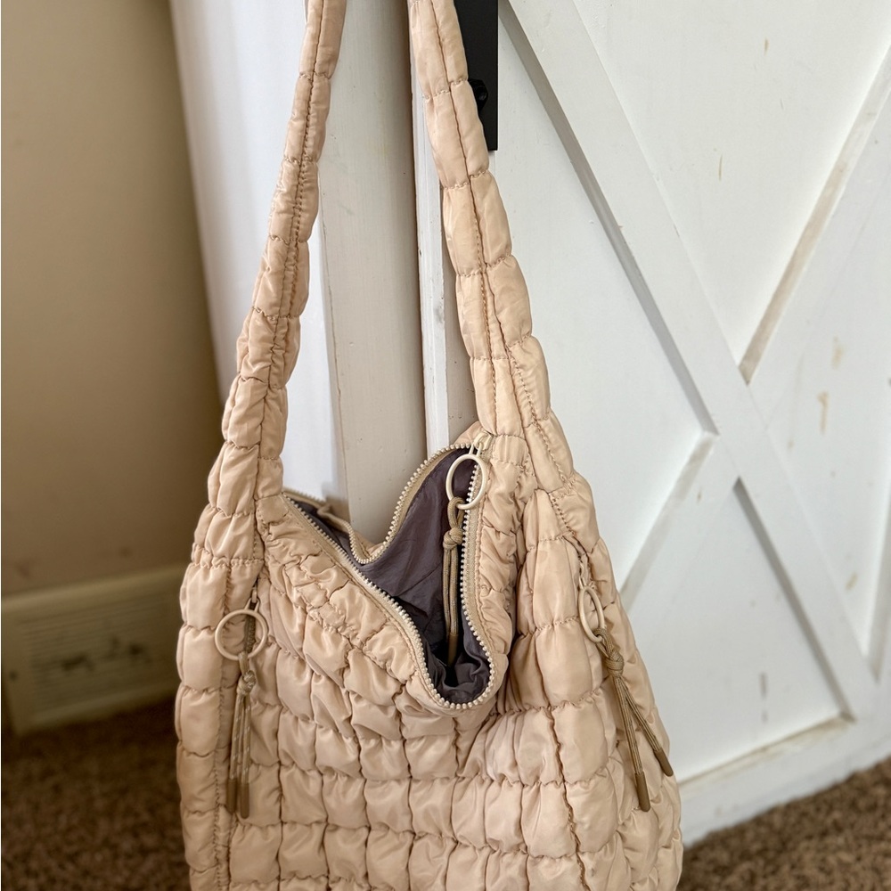 Elegant Cream Quilted Women's Bag